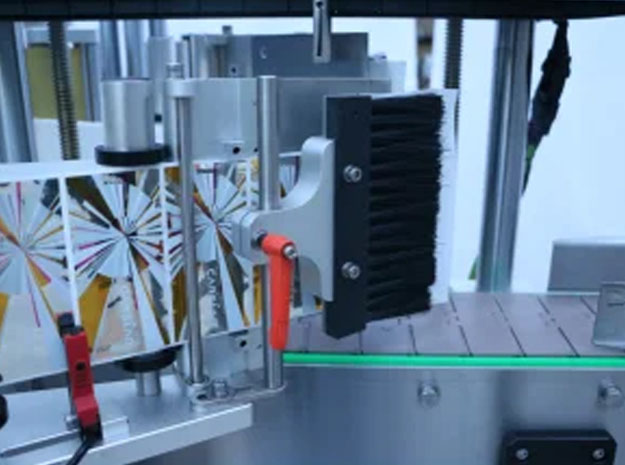 Automatic Bottle Labeling Machine for Beverage & Food Industry